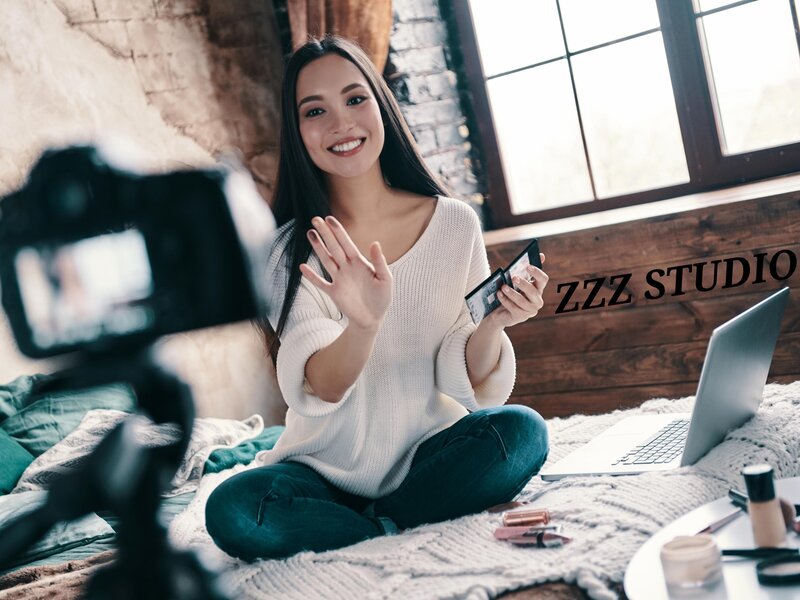 Fete 4, pentru entertainment online