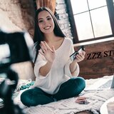 Fete 4, pentru entertainment online